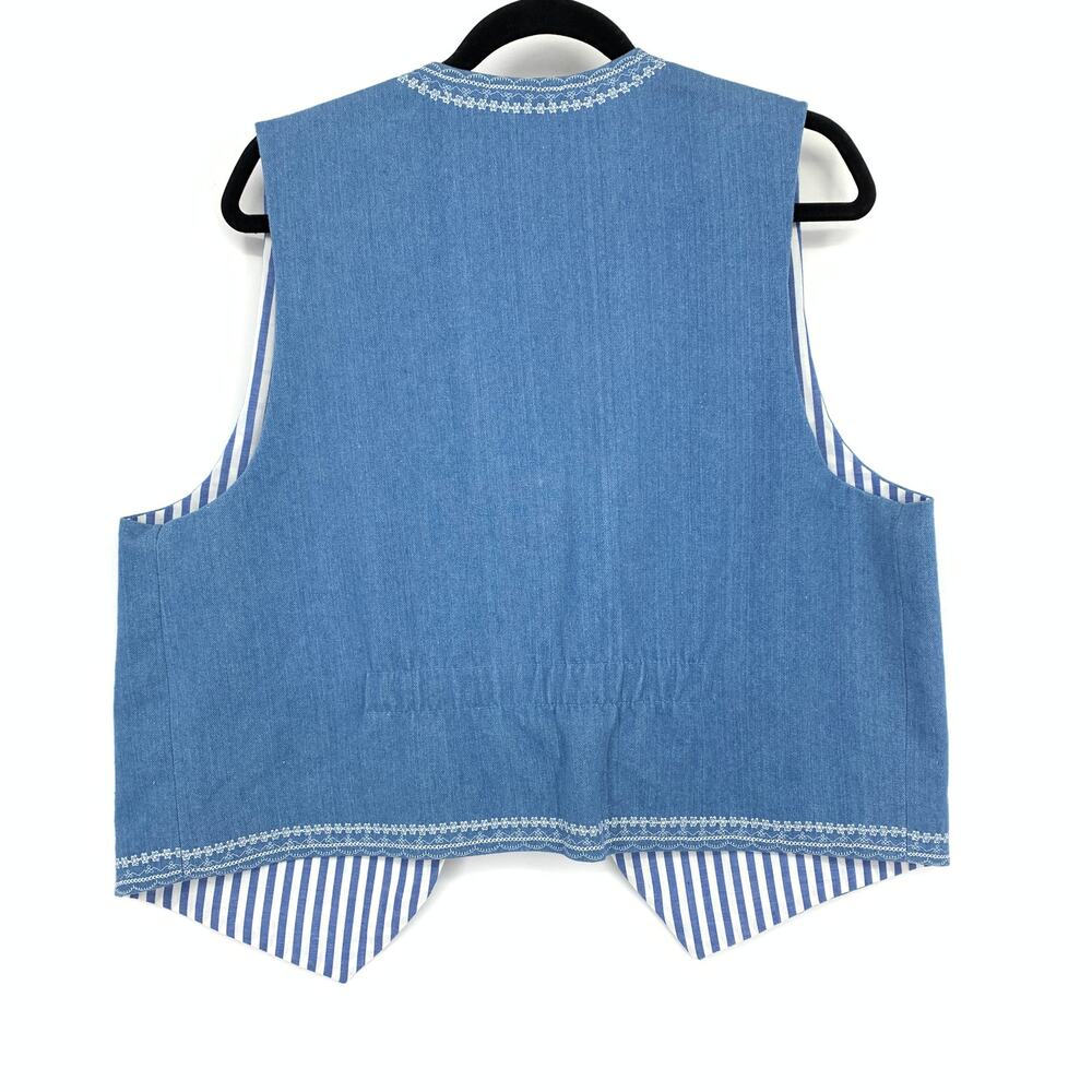 VTG Denim Vest Sz L Embroidered Floral Button Detail Cottagecore Coastal Grandma - Picture 2 of 4